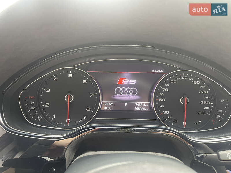 Седан Audi A8 2010 в Києві