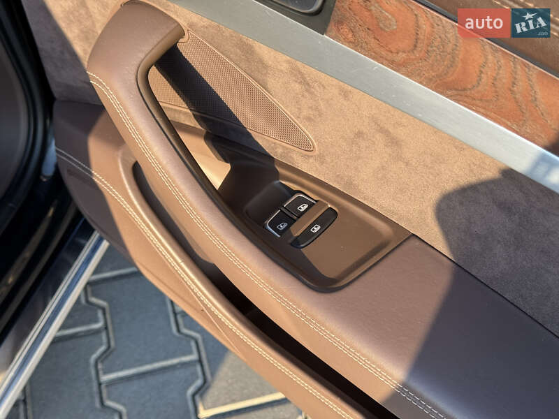 Седан Audi A8 2011 в Миколаєві