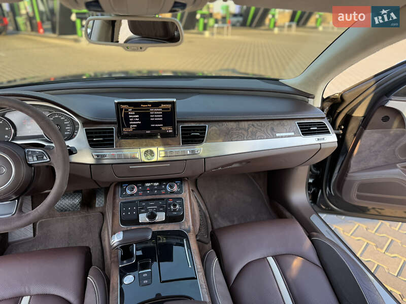Седан Audi A8 2011 в Миколаєві