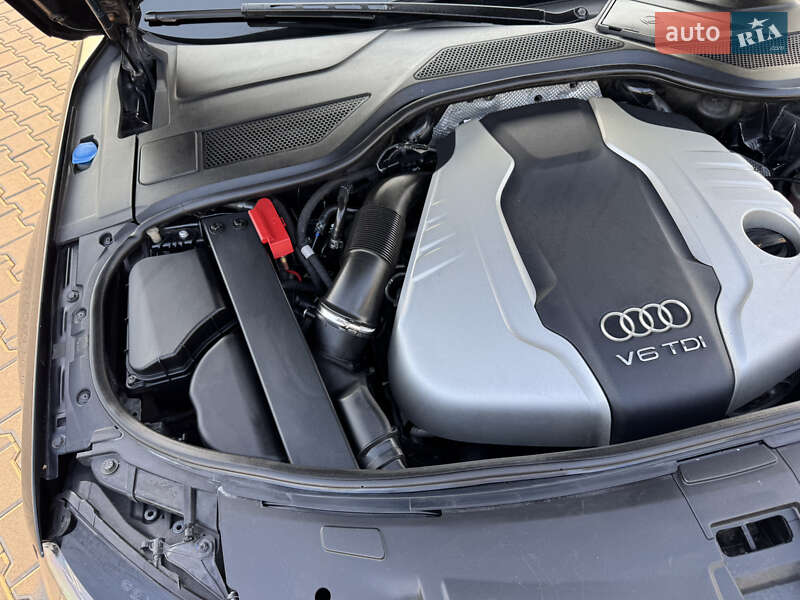 Седан Audi A8 2011 в Миколаєві