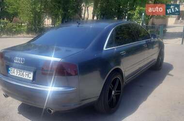 Седан Audi A8 2004 в 