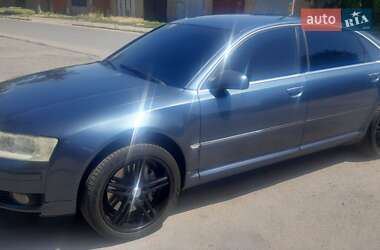 Седан Audi A8 2004 в 