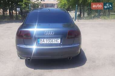 Седан Audi A8 2004 в 