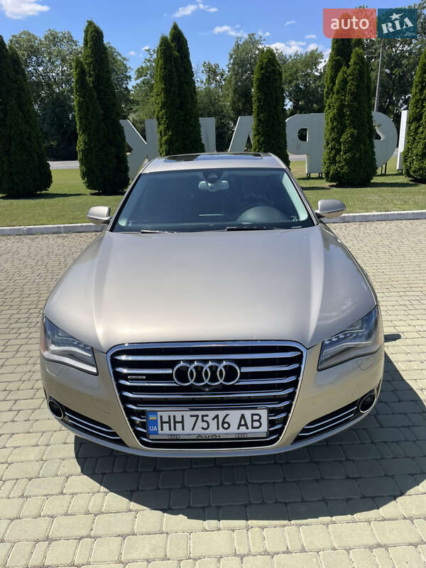 Седан Audi A8 2013 в Одессе