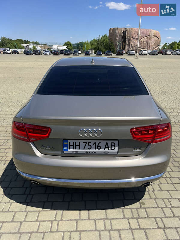 Седан Audi A8 2013 в Одессе