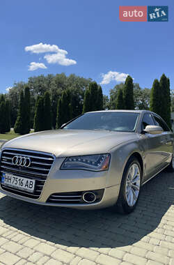 Седан Audi A8 2013 в Одесі