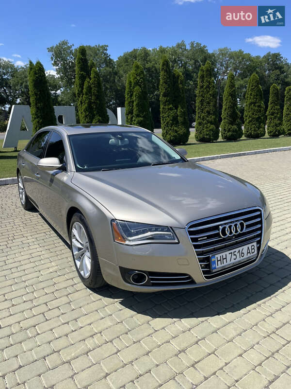 Седан Audi A8 2013 в Одессе