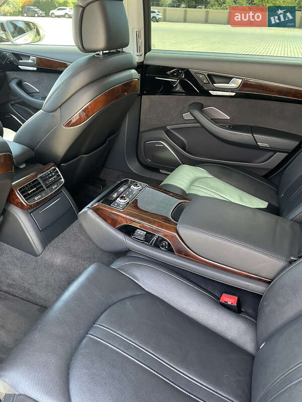 Седан Audi A8 2013 в Одессе