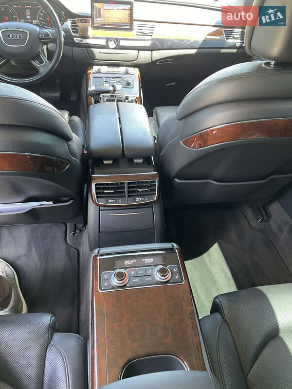 Седан Audi A8 2013 в Одессе