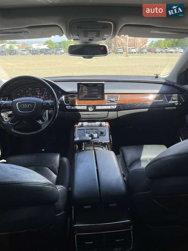 Седан Audi A8 2013 в Одессе