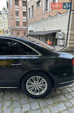 Седан Audi A8 2017 в 
