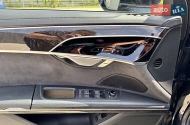 Седан Audi A8 2018 в 