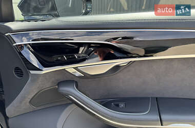 Седан Audi A8 2018 в 