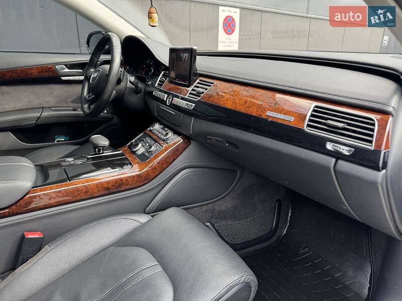 Седан Audi A8 2013 в Києві