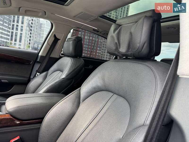 Седан Audi A8 2013 в Києві