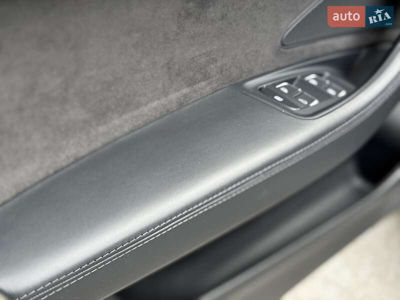 Седан Audi A8 2013 в Києві