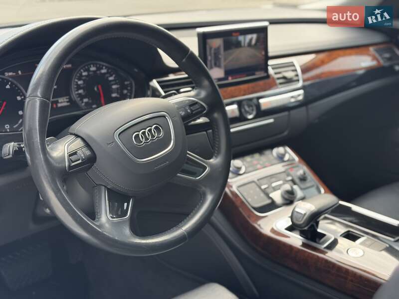 Седан Audi A8 2013 в Києві