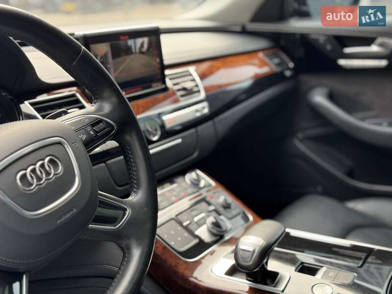 Седан Audi A8 2013 в Києві