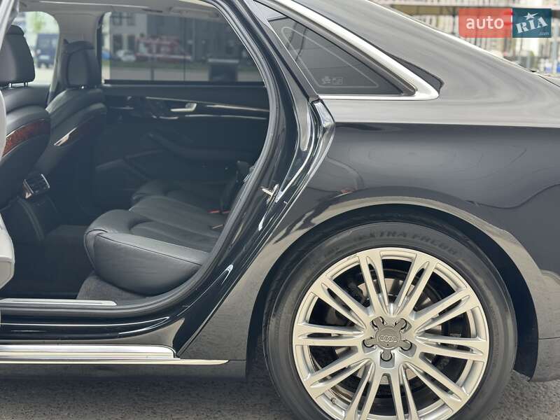 Седан Audi A8 2013 в Києві