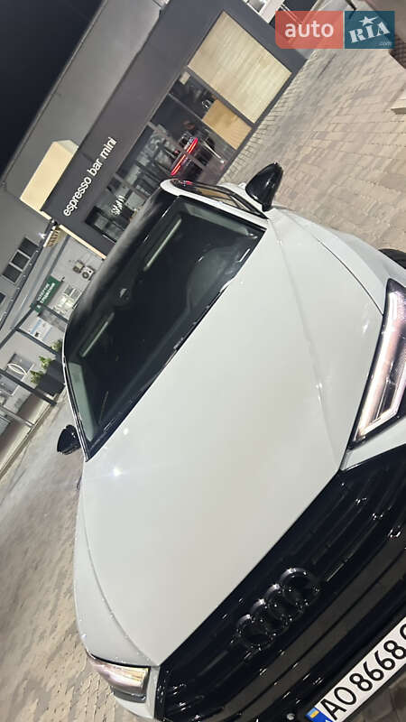 Седан Audi A8 2018 в Мукачевому