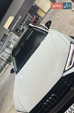 Седан Audi A8 2018 в 