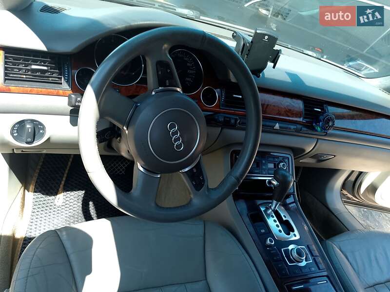 Седан Audi A8 2005 в Києві