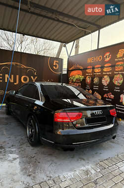 Седан Audi A8 2013 в 