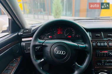 Седан Audi A8 1998 в 
