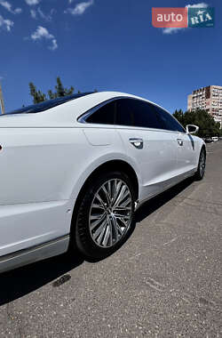 Седан Audi A8 2019 в 