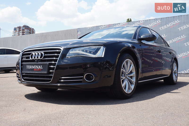 Седан Audi A8 2013 в Одесі