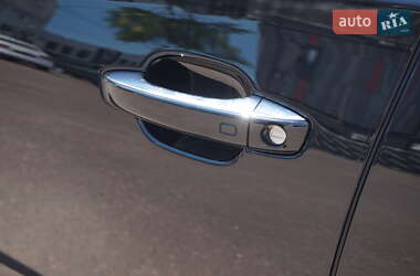 Седан Audi A8 2013 в 