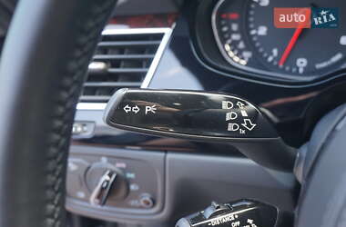 Седан Audi A8 2013 в 