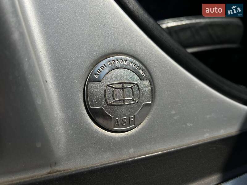 Седан Audi A8 1999 в Харкові