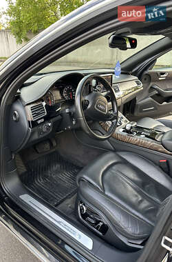 Седан Audi A8 2015 в 