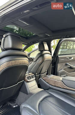 Седан Audi A8 2015 в 