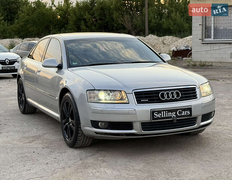 Седан Audi A8 2004 в Рівному