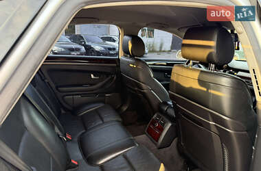 Седан Audi A8 2004 в 