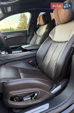 Седан Audi A8 2018 в 