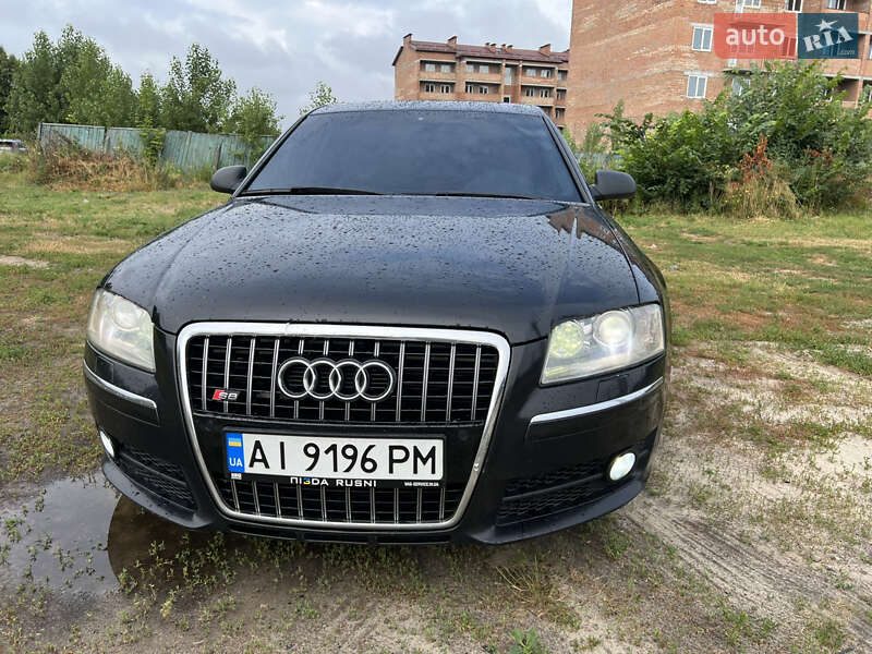 Седан Audi A8 2004 в Киеве