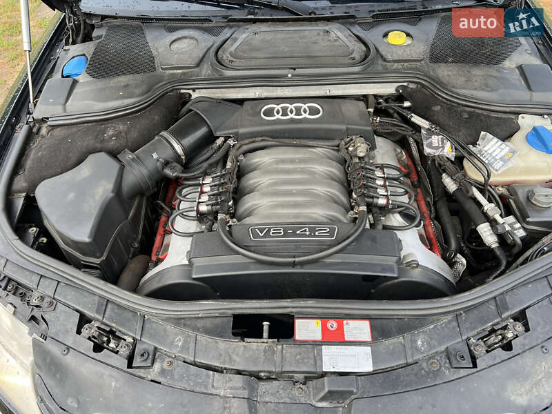 Седан Audi A8 2004 в Киеве