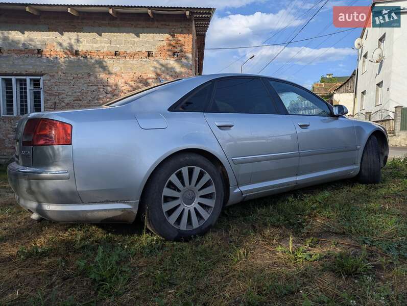 Седан Audi A8 2007 в Самборі