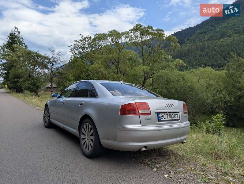 Седан Audi A8 2007 в Самборі