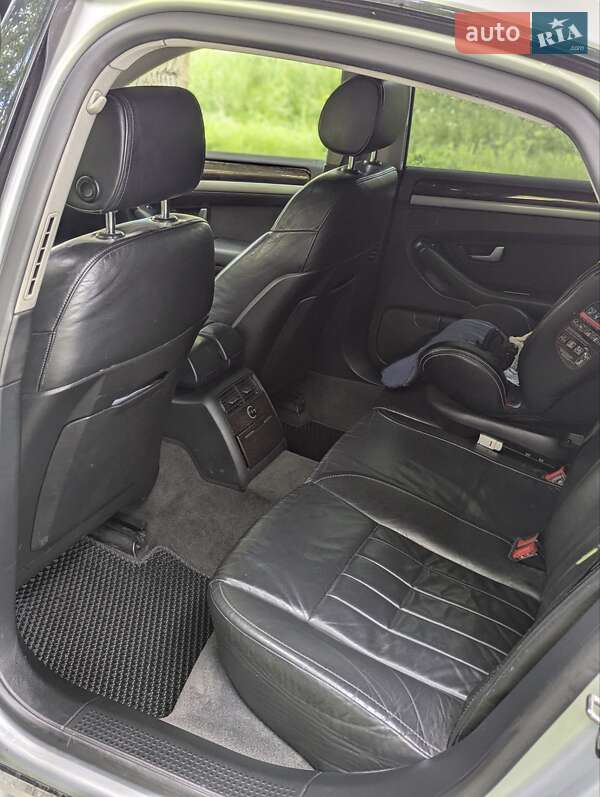 Седан Audi A8 2007 в Самборе