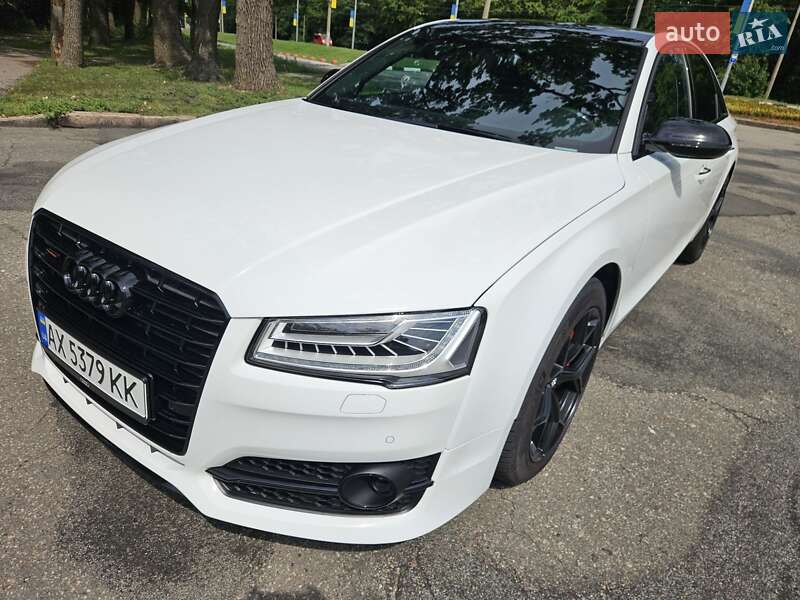 Седан Audi A8 2012 в Харкові