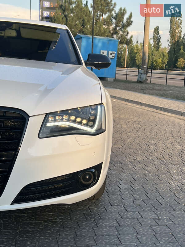Седан Audi A8 2011 в Запорожье