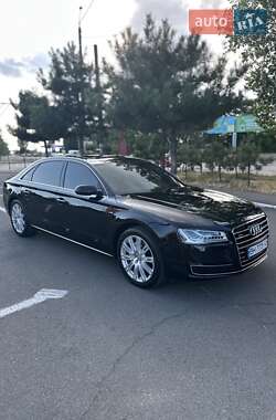 Седан Audi A8 2017 в Одесі