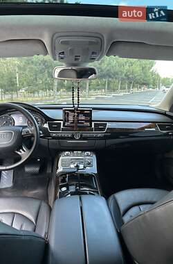 Седан Audi A8 2017 в 