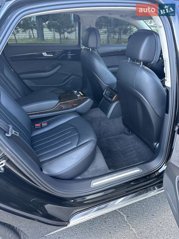 Седан Audi A8 2017 в Одессе