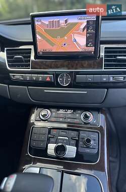 Седан Audi A8 2017 в 