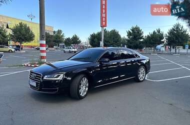 Седан Audi A8 2017 в 